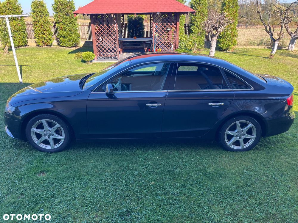 Audi A4 Limousine - 1
