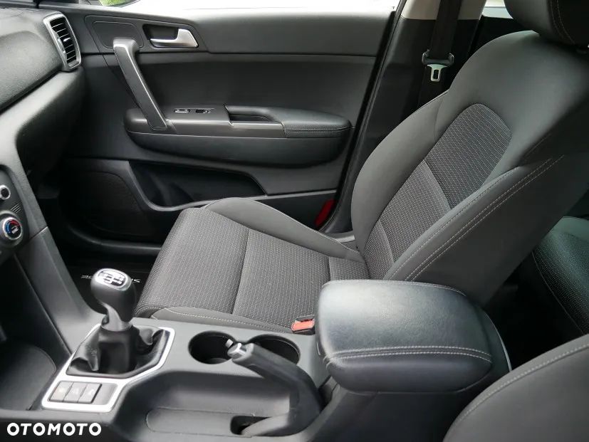 Kia Sportage 1.6 GDI 2WD Dream-Team Edition - 28