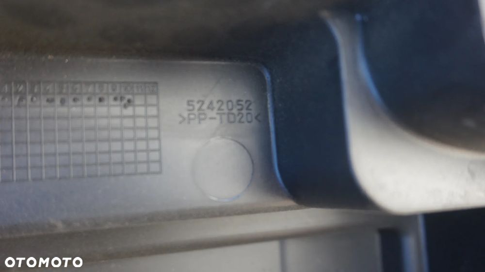 Saab 9-5 2.3 turbo 250 KM  AERO B235R obudowa akumulatora 5242052 - 5