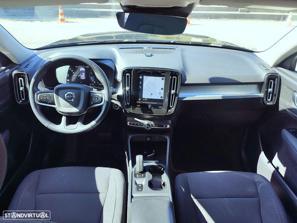 Volvo XC 40 1.5 T3 Momentum Plus Geartronic - 11