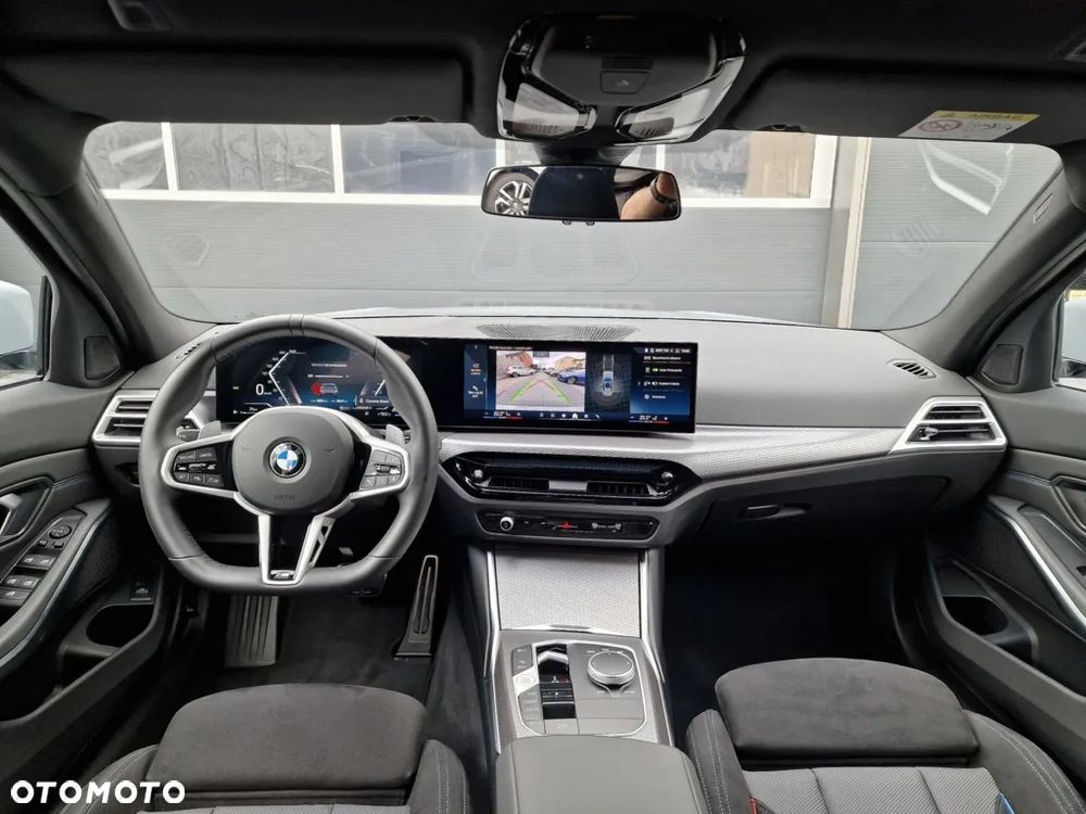 BMW Seria 3 330i xDrive M Sport - 29