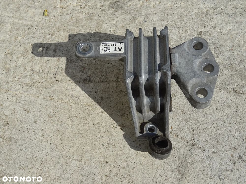 PODUSZKI ŁAPA PODUSZKA SILNIKA SKRZYNI OPEL INSIGNIA 13228305 CS 1,6T , 1,8 skrzynia M32 - 7