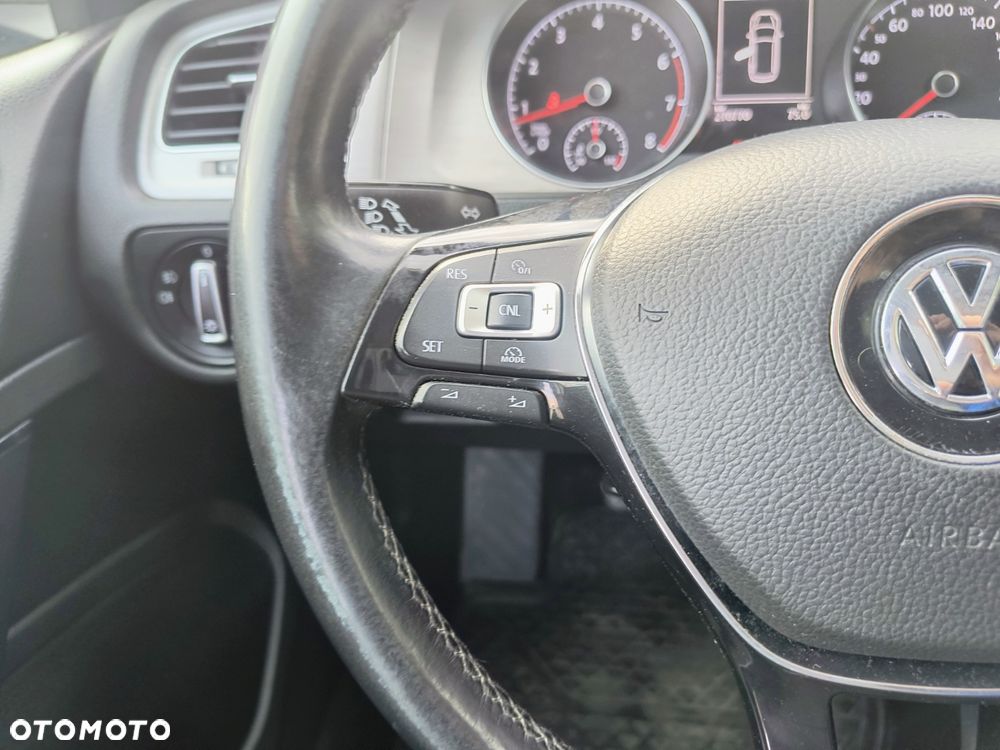 Volkswagen Golf 1.4 TSI BMT Comfortline - 28
