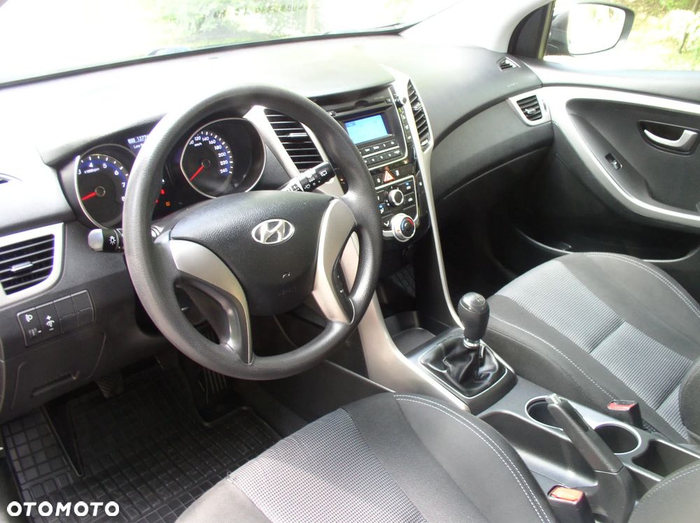 Hyundai i30 blue 1.4 Classic - 11
