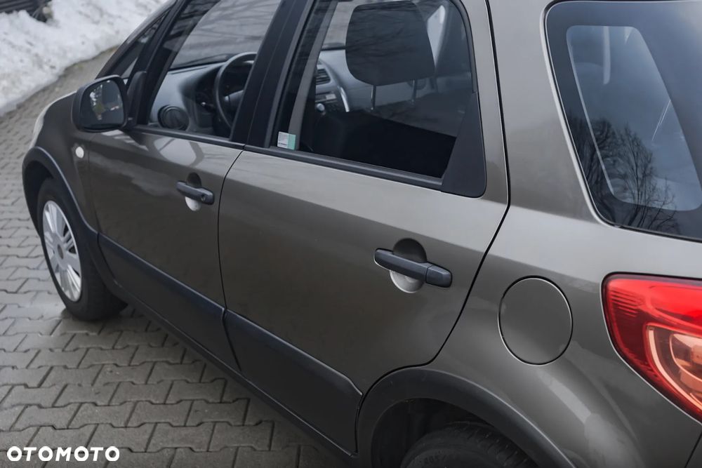 Fiat Sedici 1.6 16V 4x2 Emotion - 8