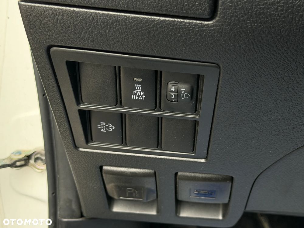 Toyota Hilux 2.4 D-4D Double Cab DLX 4x4 - 30