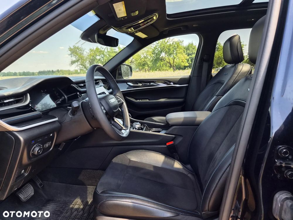 Jeep Grand Cherokee - 18