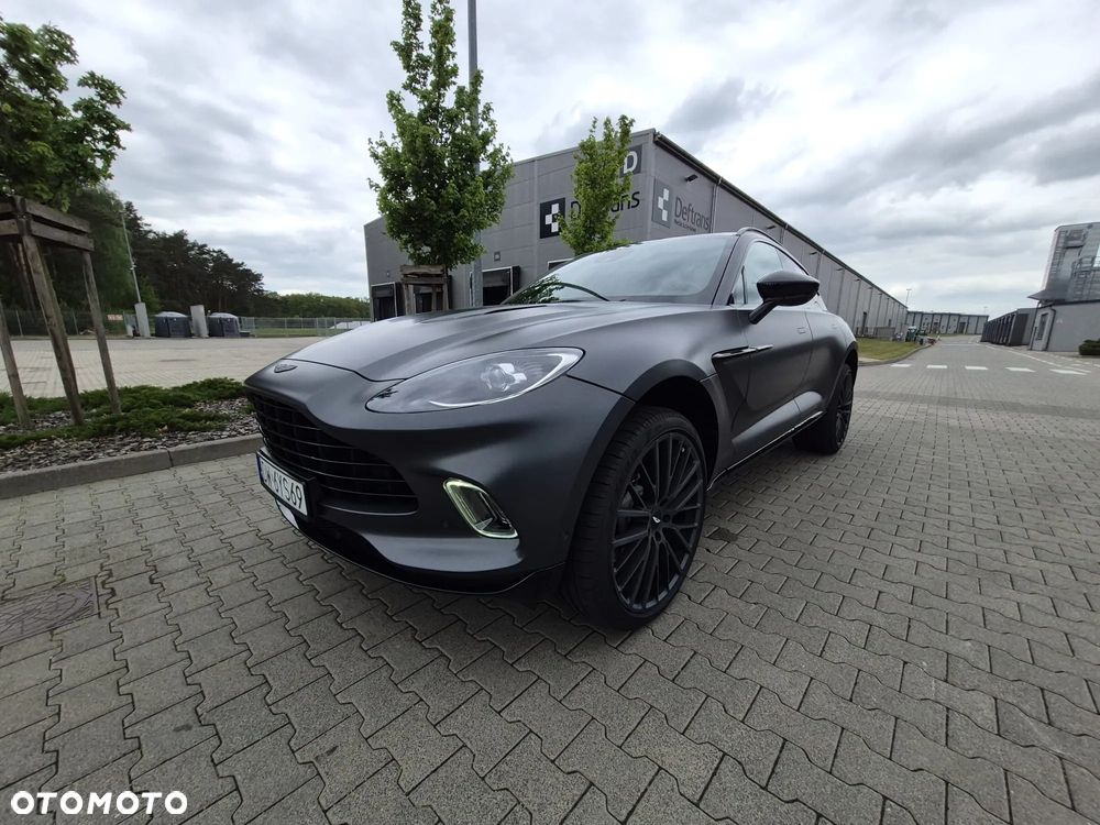 Aston Martin DBX - 2