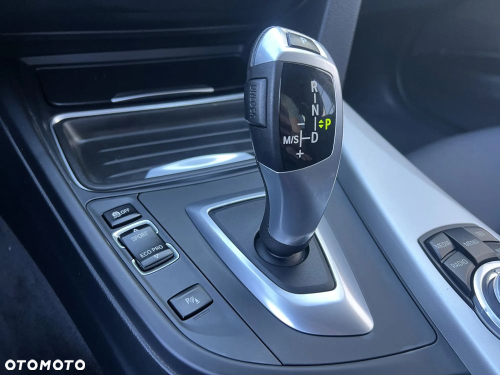 BMW Seria 3 316i - 34