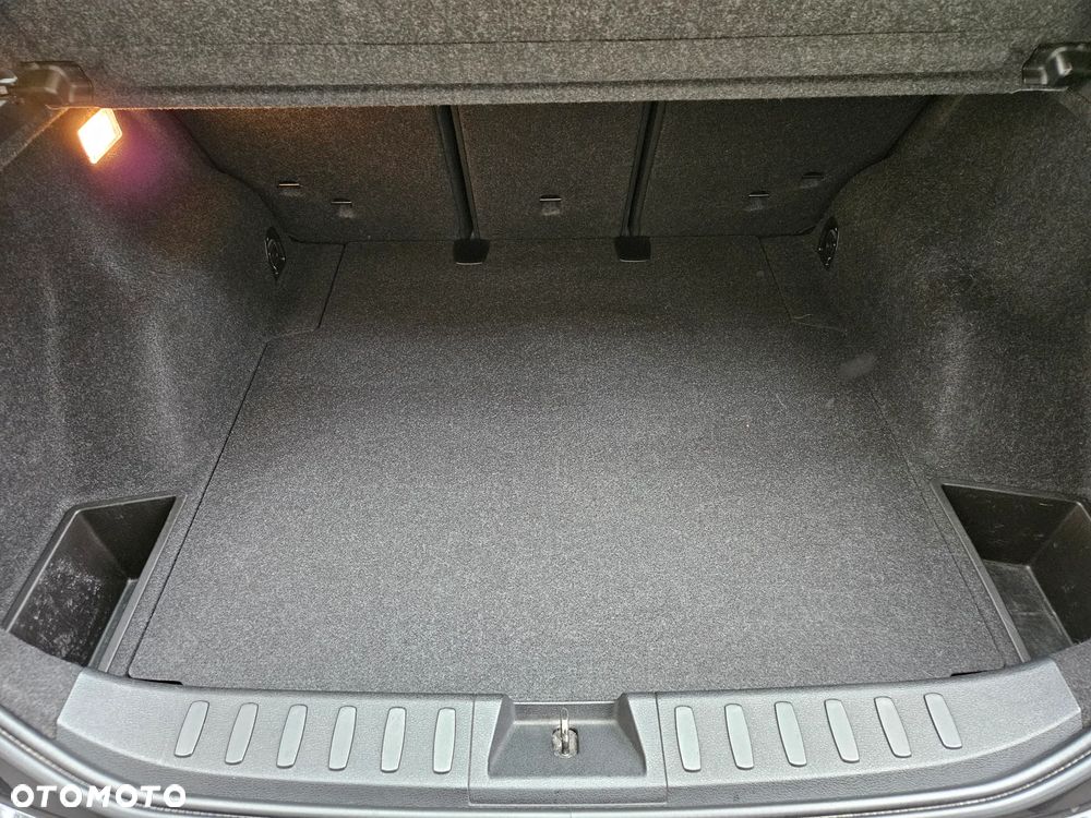 BMW X1 sDrive18i - 25