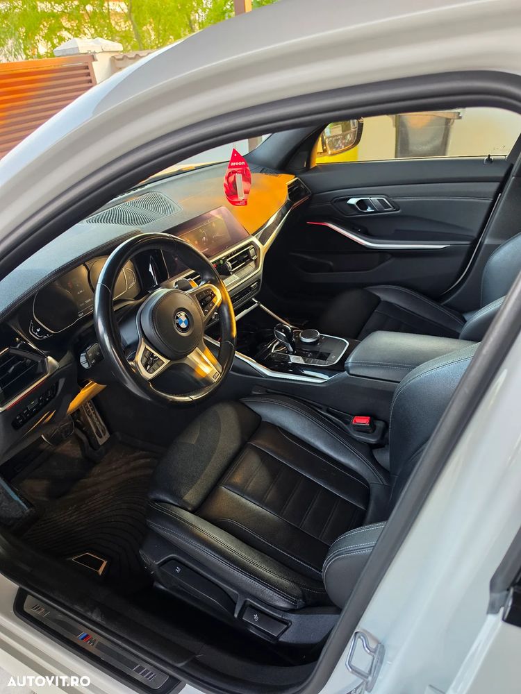 BMW Seria 3 330i xDrive AT - 11
