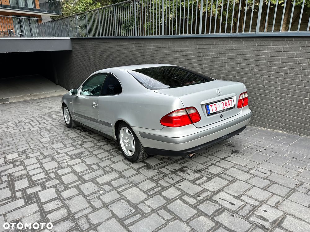 Mercedes-Benz CLK - 4