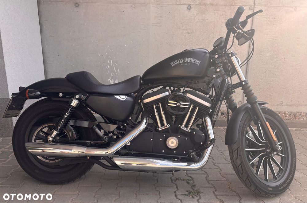 Harley-Davidson Sportster Iron 883 - 2