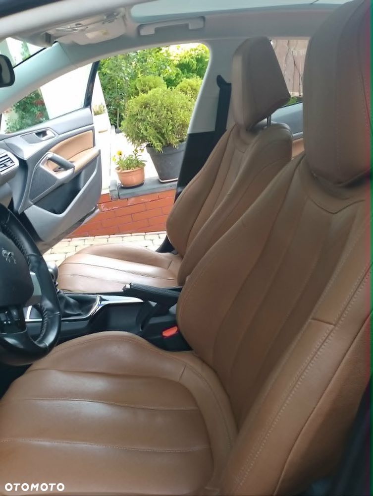 Peugeot 308 1.6 BlueHDi Allure S&S - 9