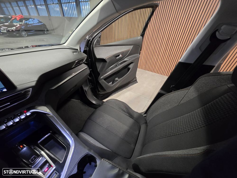 Peugeot 5008 BlueHDI 120 EAT6 Active - 19