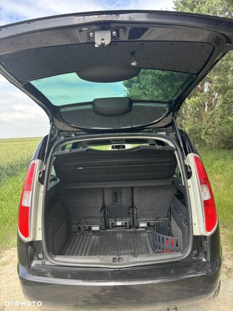 Skoda Roomster 1.6 16V Comfort - 10