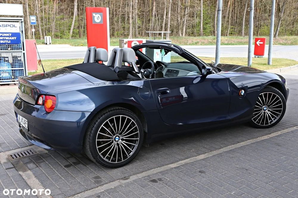 BMW Z4 2.2i - 18