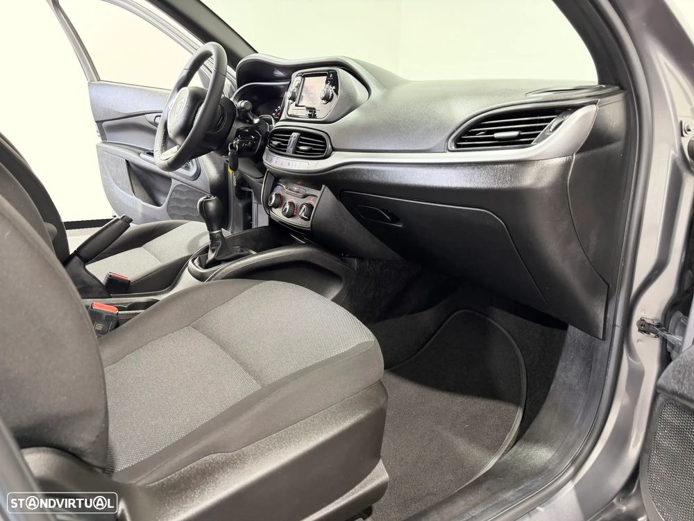 Fiat Tipo Station Wagon 1.3 M-Jet Lounge - 35