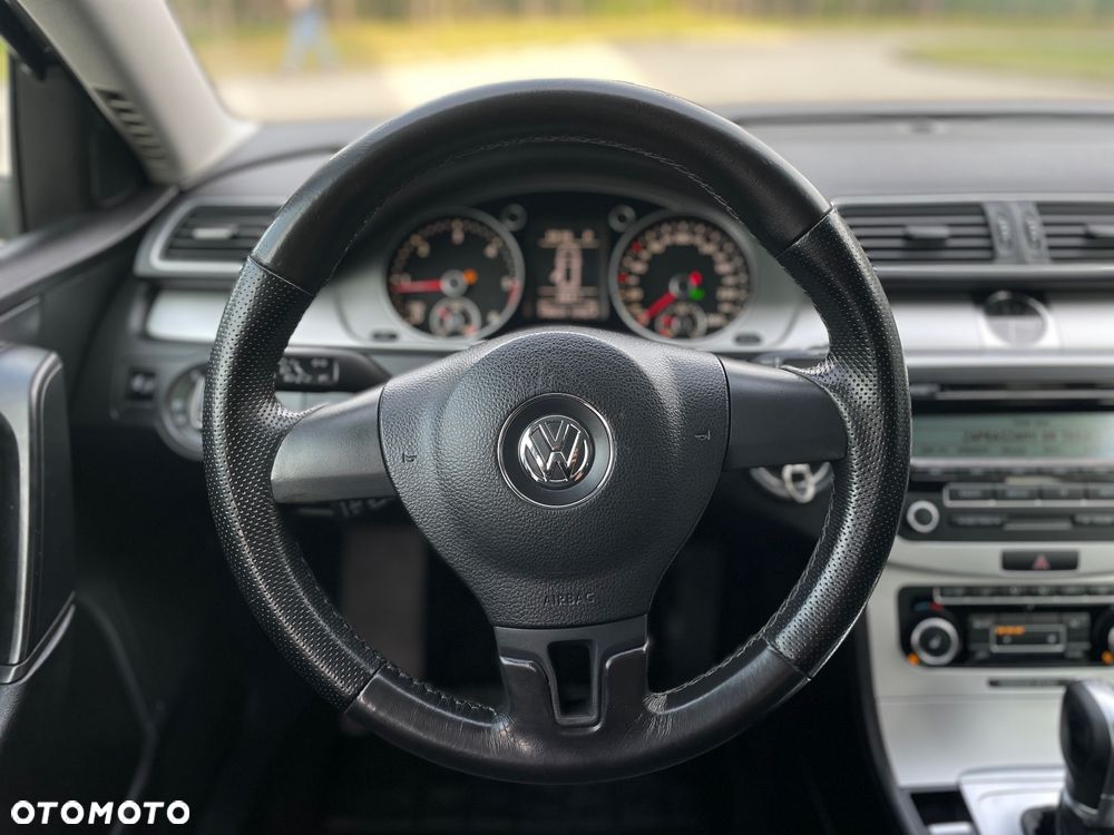 Volkswagen Passat 2.0 TDI DPF Trendline DSG - 12