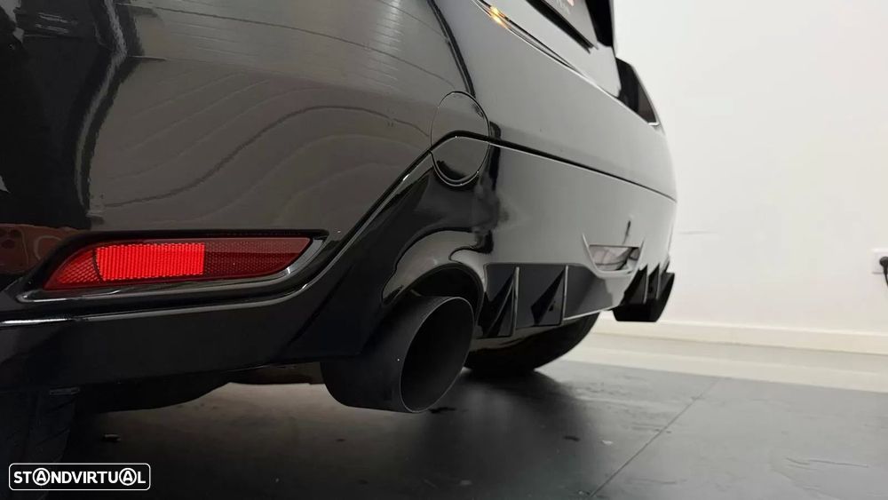 Toyota GR Yaris WRC Triple Edition - 12