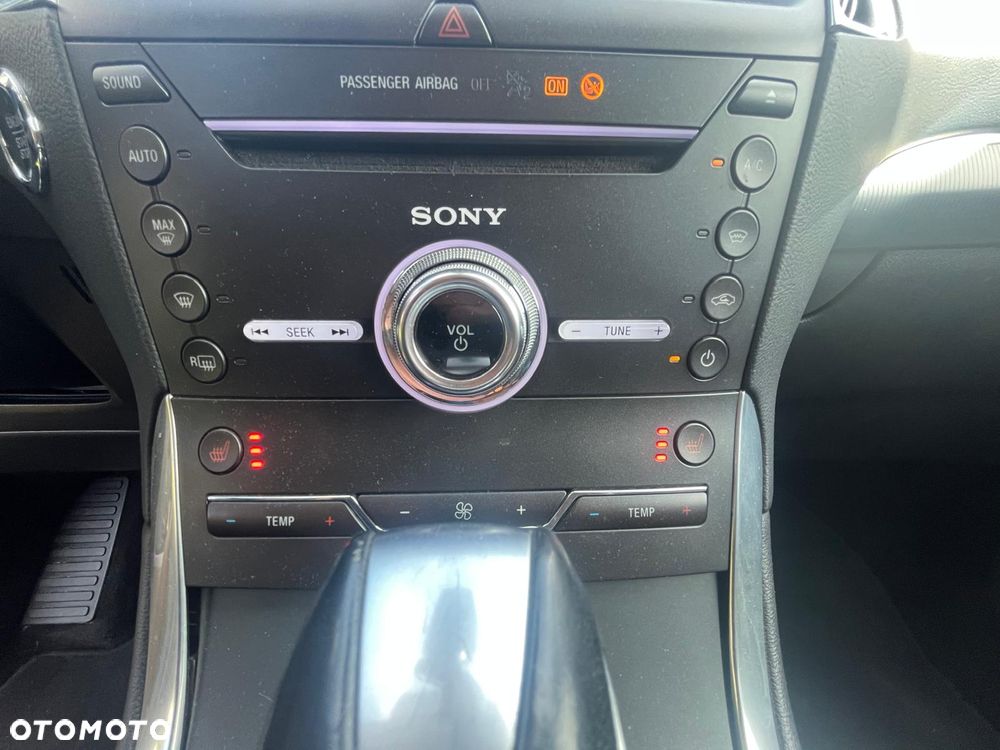 Ford S-Max - 13