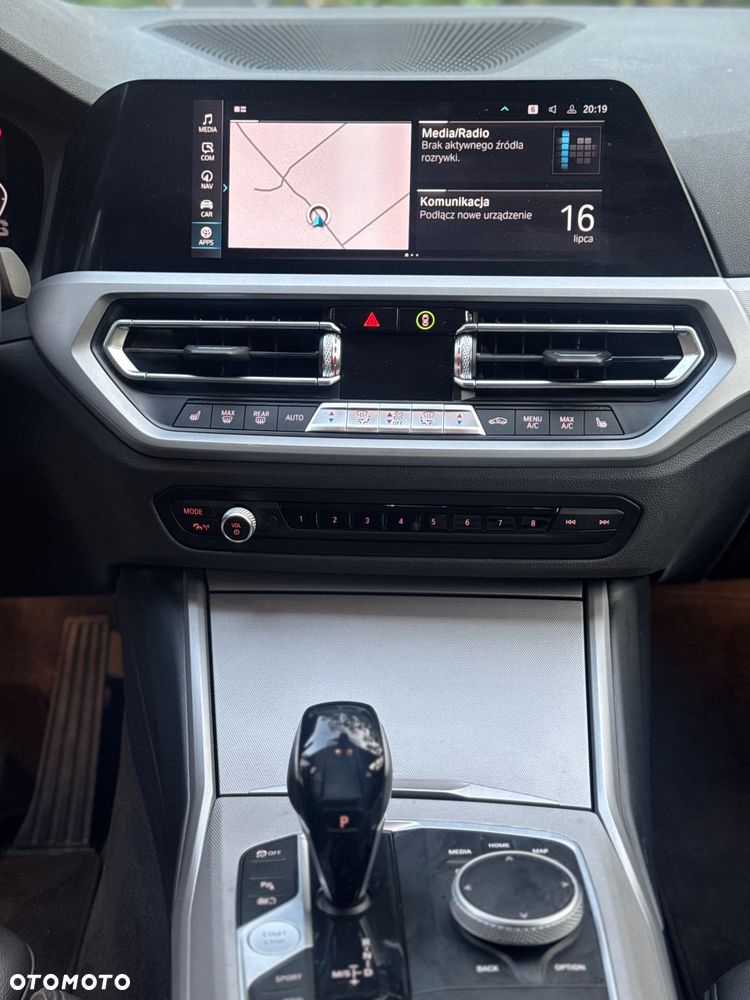 BMW Seria 3 330e M Sport sport - 37