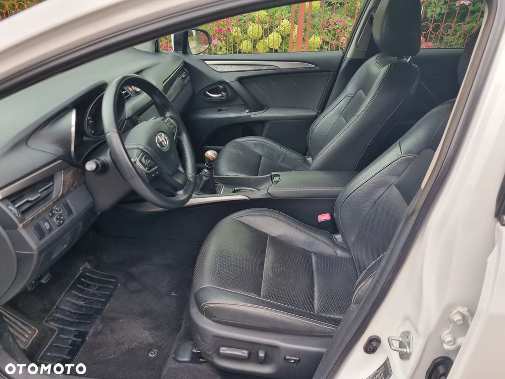 Toyota Avensis - 11