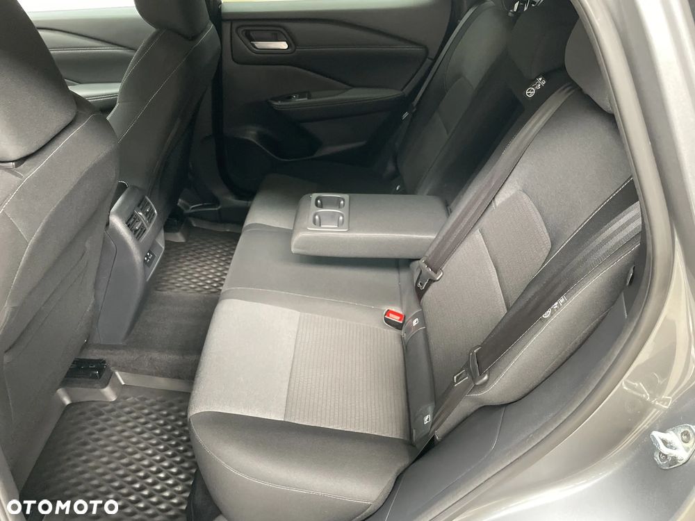 Nissan Qashqai 1.3 DIG-T MHEV 4x4 N-Connecta Xtronic - 17