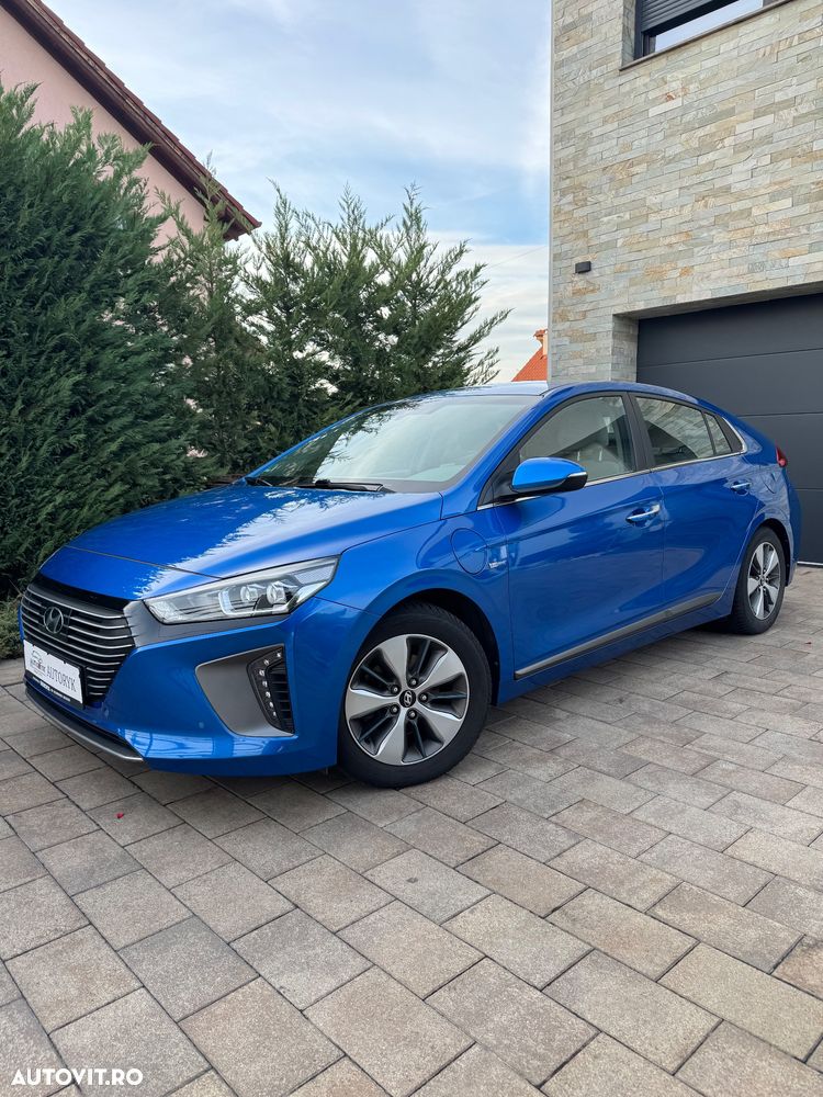 Hyundai IONIQ - 3