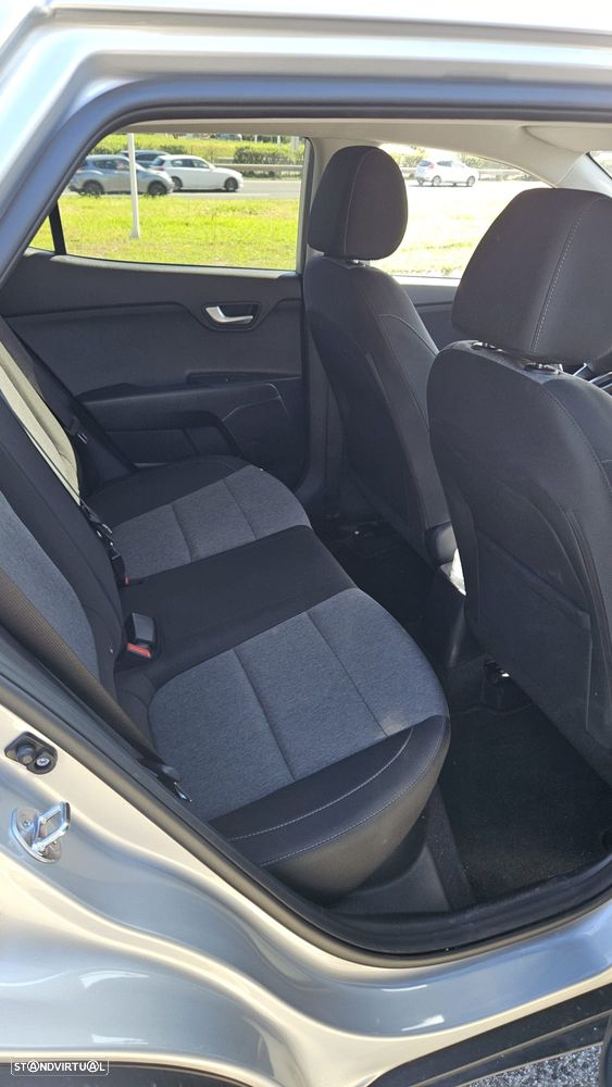 Kia Stonic 1.2 MPi Dynamic - 5