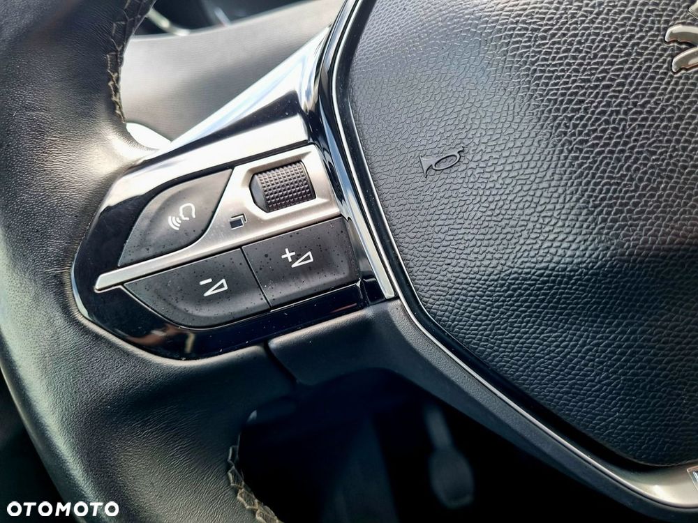 Peugeot 3008 1.5 BlueHDi Allure S&S - 16
