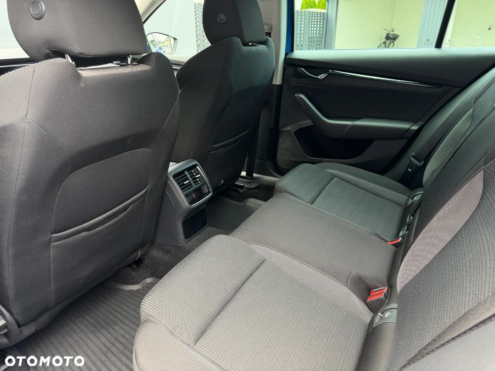 Skoda Octavia 2.0 TDI Ambition DSG - 25