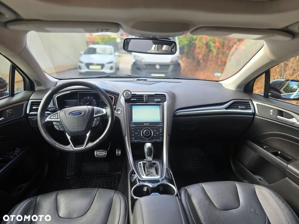 Ford Fusion 2.0 EcoBoost Titanium - 15