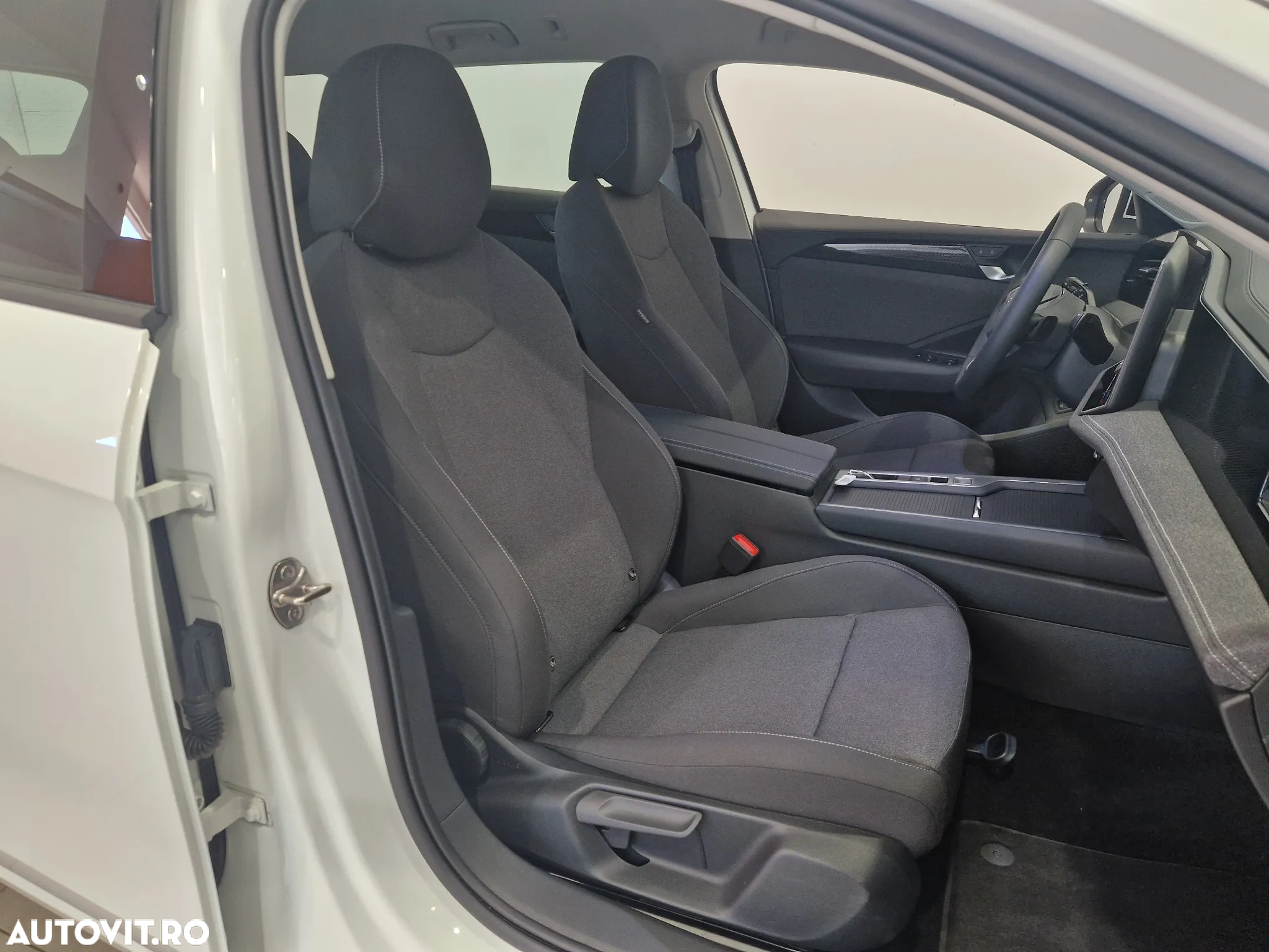 Volkswagen Passat - 13