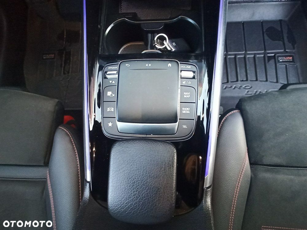 Mercedes-Benz GLA - 20