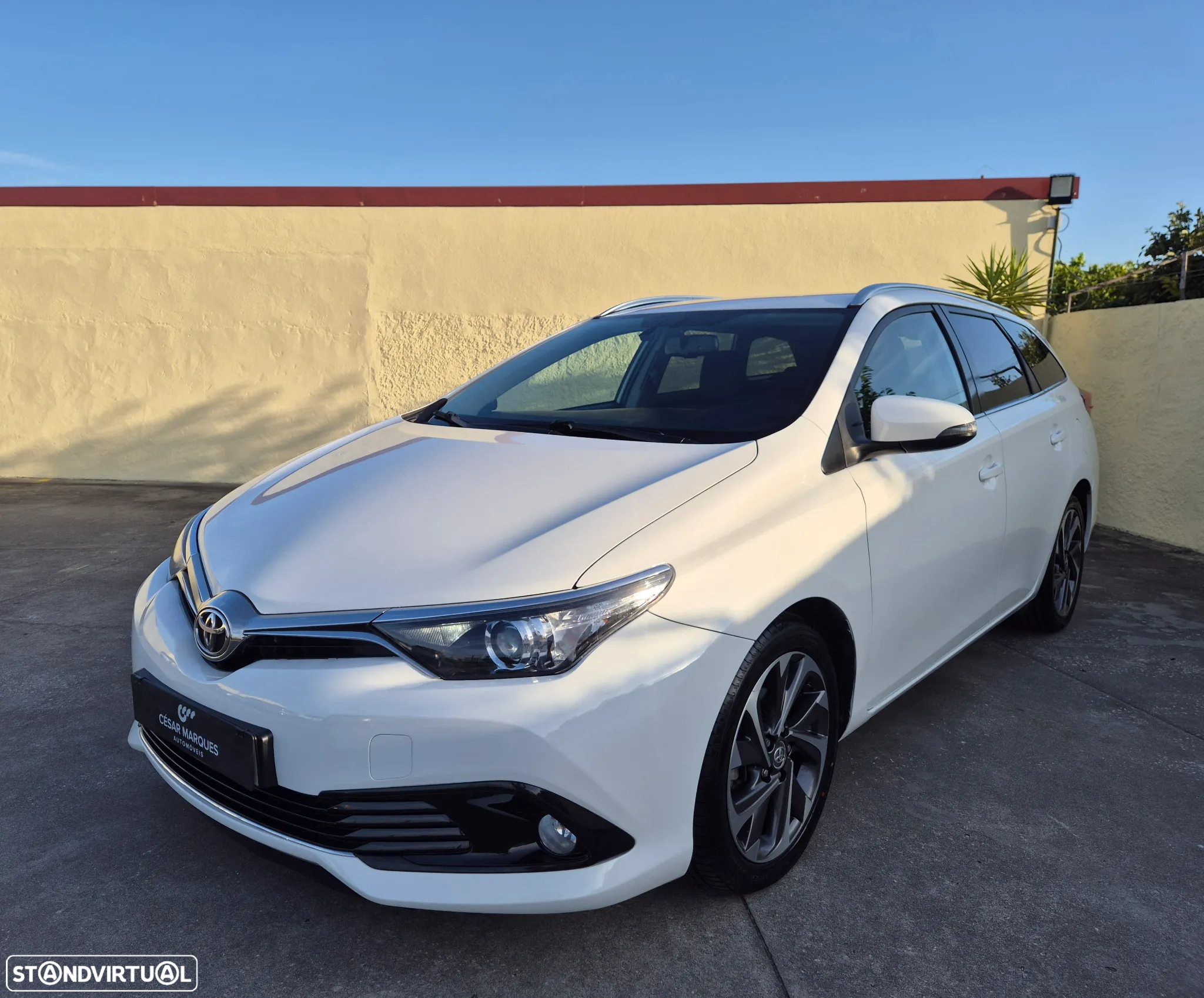 Toyota Auris Touring Sports 1.6 D-4D Comfort P.Techno+P.Sport - 14