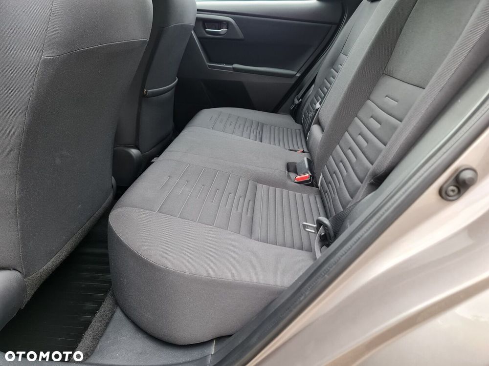 Toyota Auris 1.6 Comfort - 10