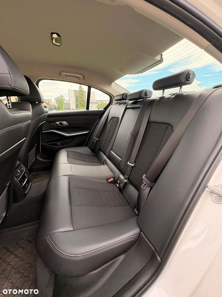 BMW Seria 3 318i Business Edition - 17
