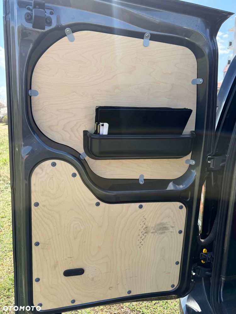 Ford Transit Connect - 15