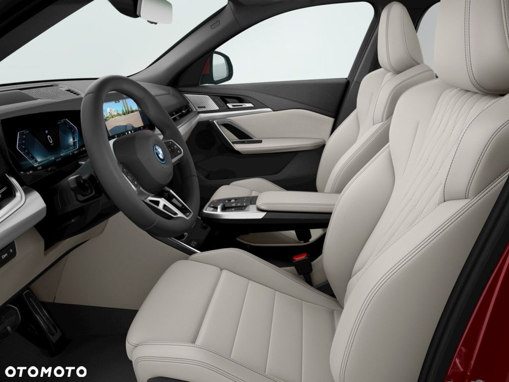 BMW iX2 xDrive30 66.5kWh M Sport - 8