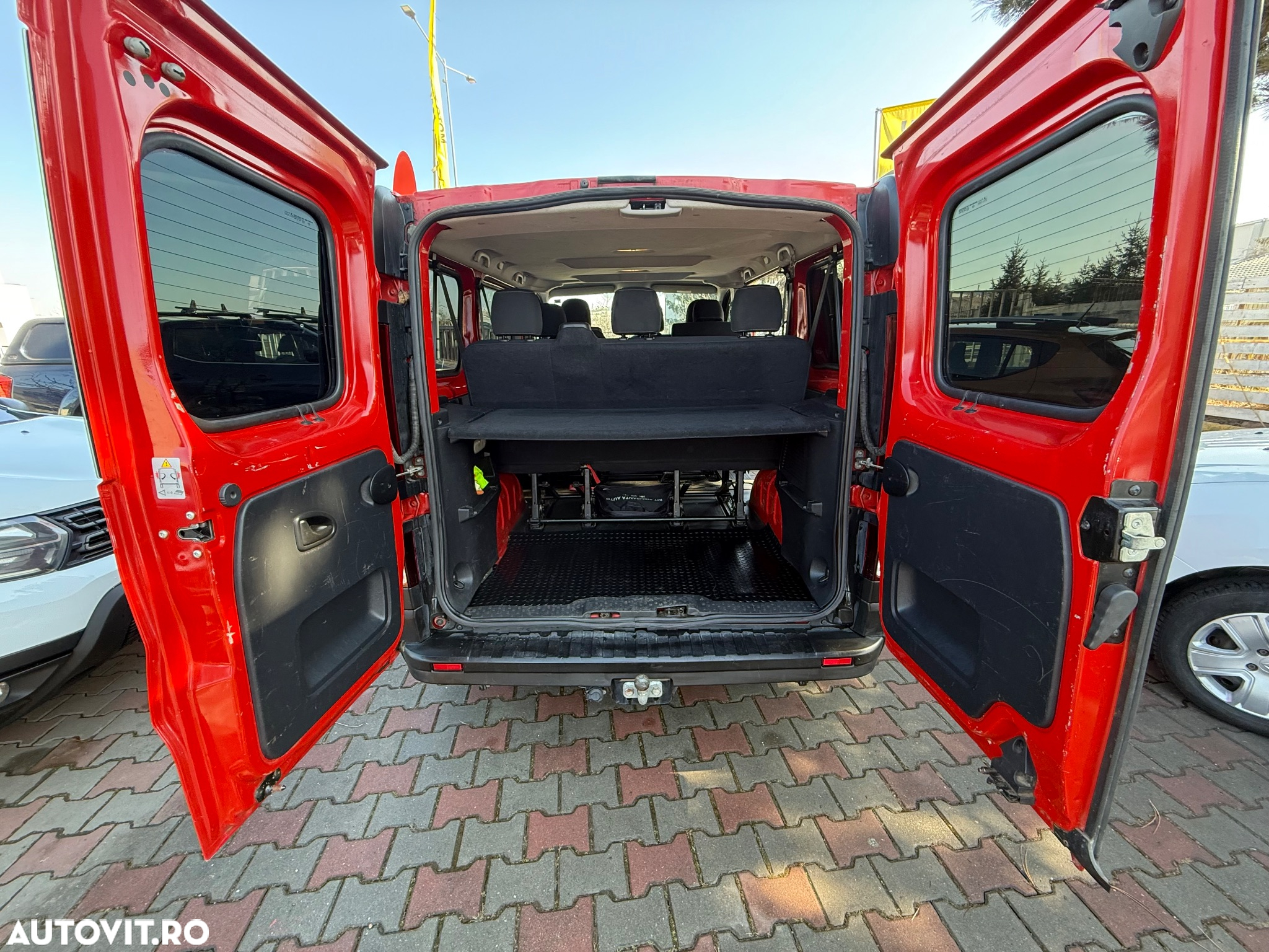 Renault Trafic Combi L2H1 1.6 dCi TT 120 7+1 Expression - 9