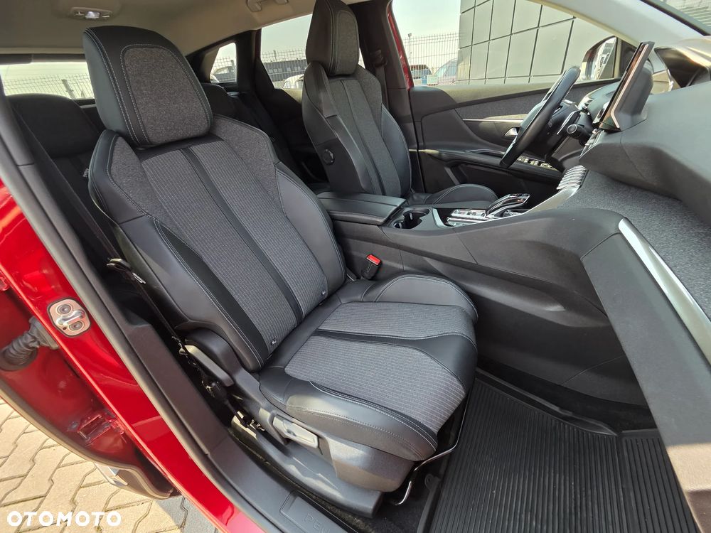 Peugeot 3008 1.5 BlueHDi Allure S&S EAT8 - 36
