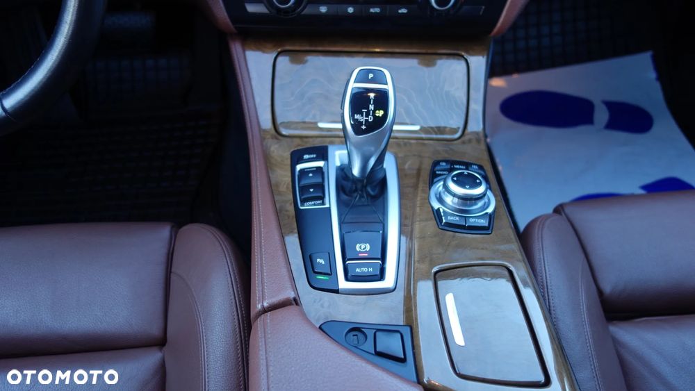 BMW Seria 5 520d Luxury Line - 28