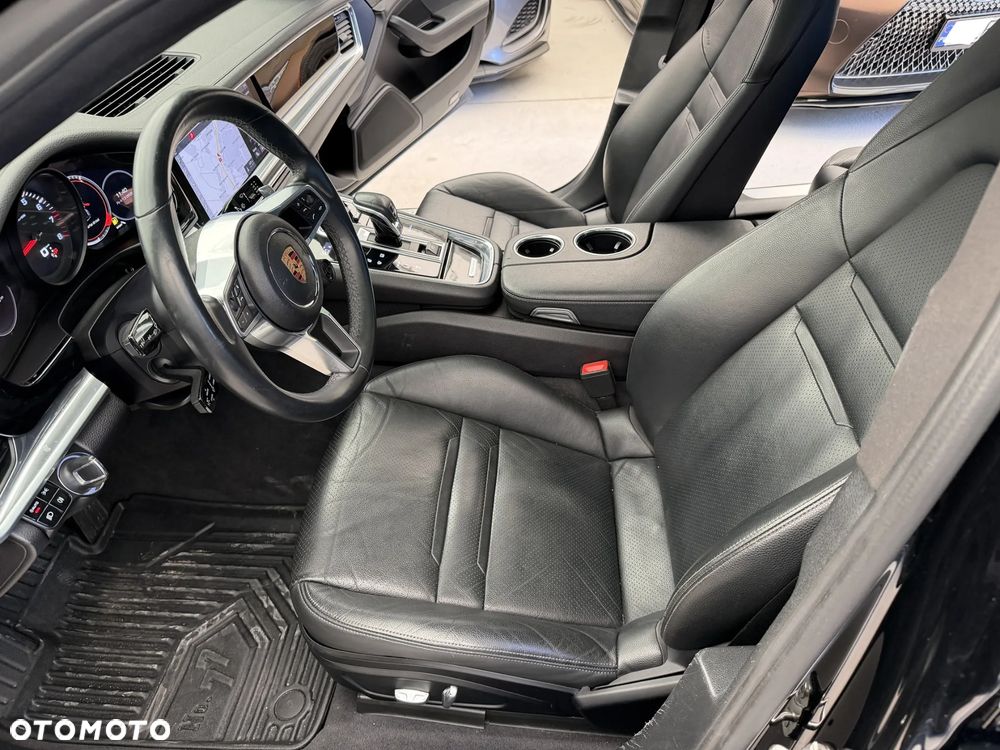 Porsche Panamera - 12
