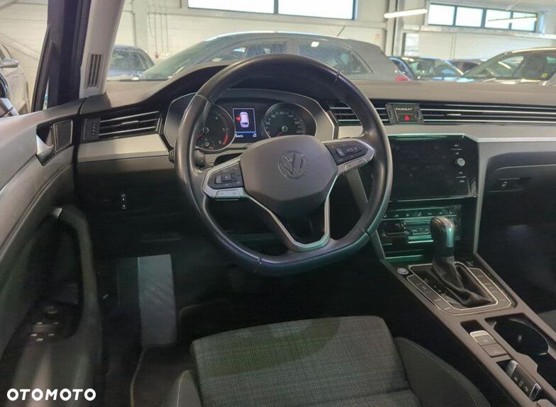 Volkswagen Passat - 7