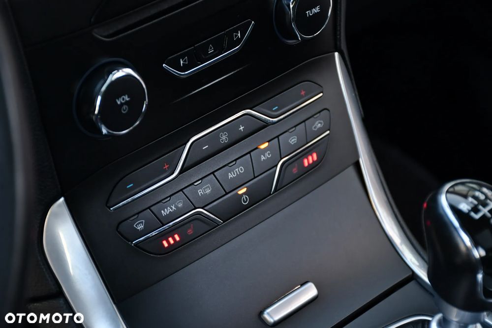 Ford S-Max 1.5 EcoBoost Titanium - 25