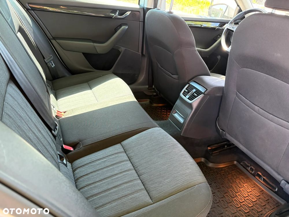 Skoda Octavia 2.0 TDI SCR Style DSG - 25