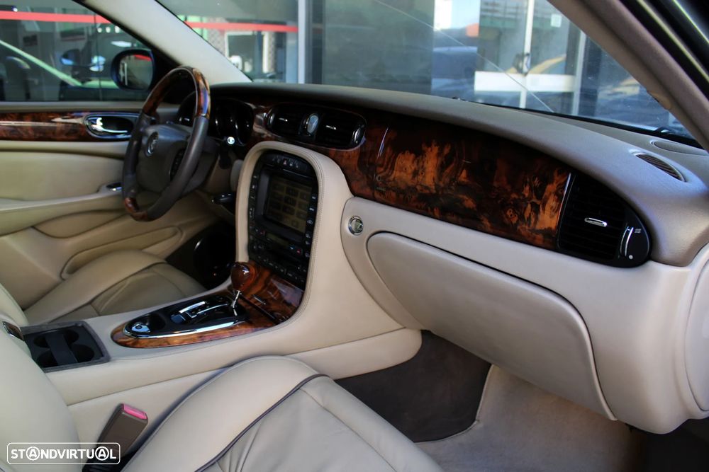 Jaguar XJ XJ6 2.7 D V6 Executive - 28