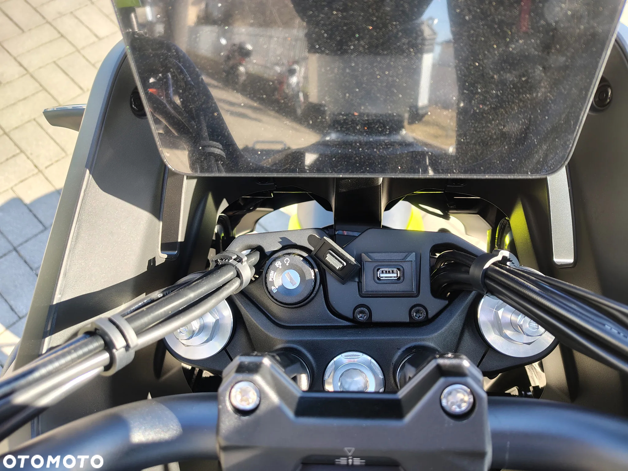 QJMOTOR SVT 650 - 18