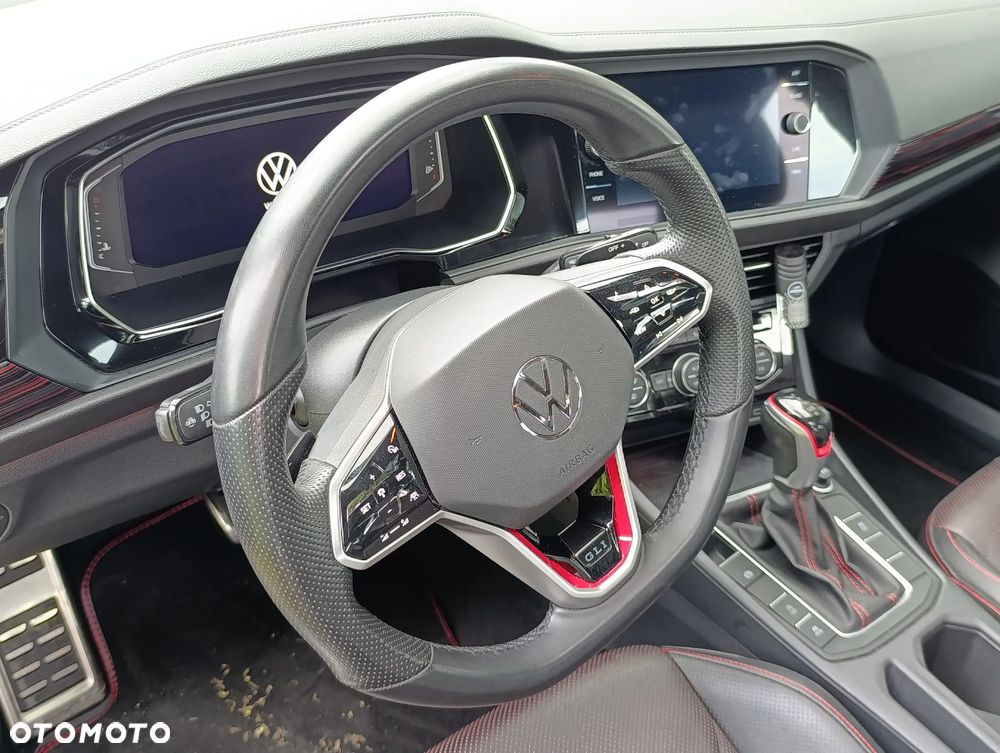 Volkswagen Jetta - 9